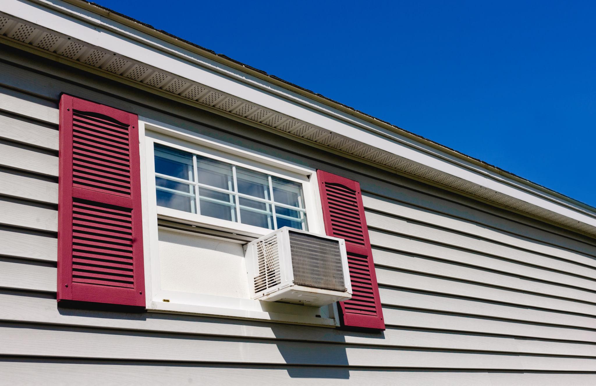 Window air conditioner used for emergency cooling during a power outage